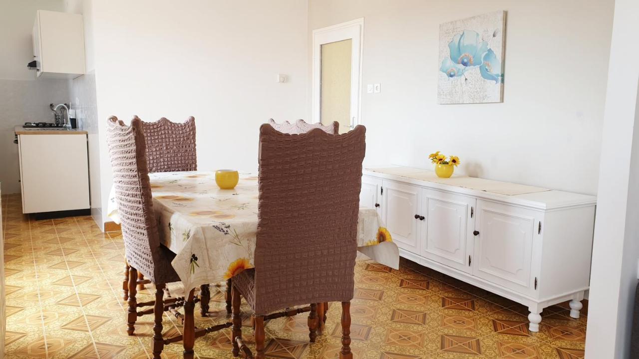 Apartment Amalia *